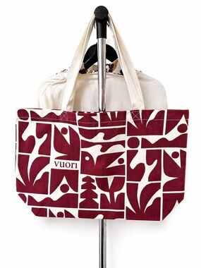 👉 Vuori Artist Tote Strawberry Canvas NWT Cody Hudson Collab
